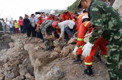 0320140803-China-Earthquake-6