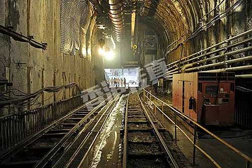 這是香港荔枝角的雨水排放隧道