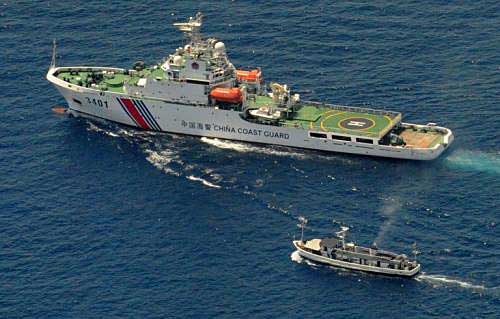 中國海監攔截菲方補給船