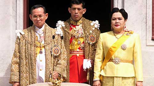 泰國國王普密蓬與王后和王儲。