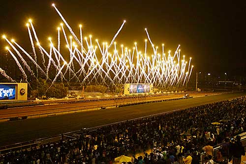 沙田馬場煙火璀璨，為香港國際賽日畫上完美句號。